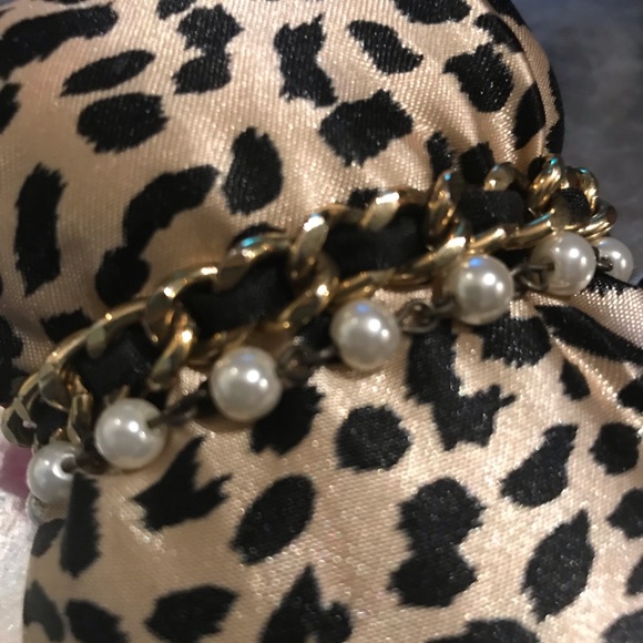Betsey Johnson tea party pink teddy bear picnic princess sweetie pie bracelet